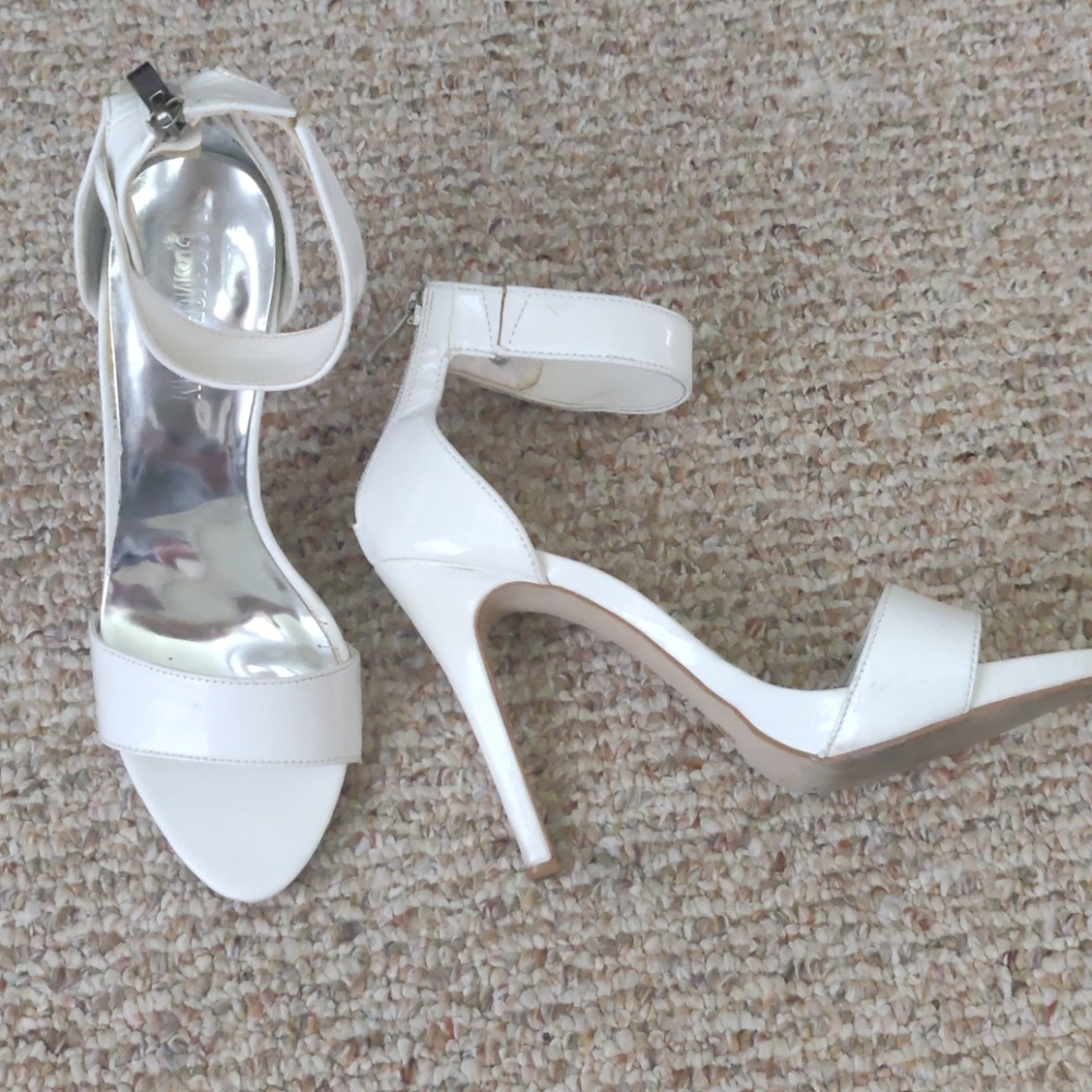 Heels - Picture 2 of 4